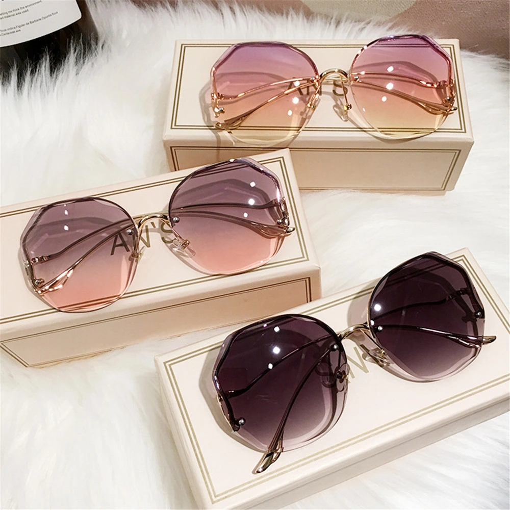 2022 Fashion Tea Gradient Sunglasses Women Ocean Water Cut Trimmed Lens Metal Curved Temples Sun Glasses Female UV400